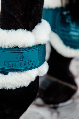 Vegane Hinterbein-Gamacher mit Lammfell